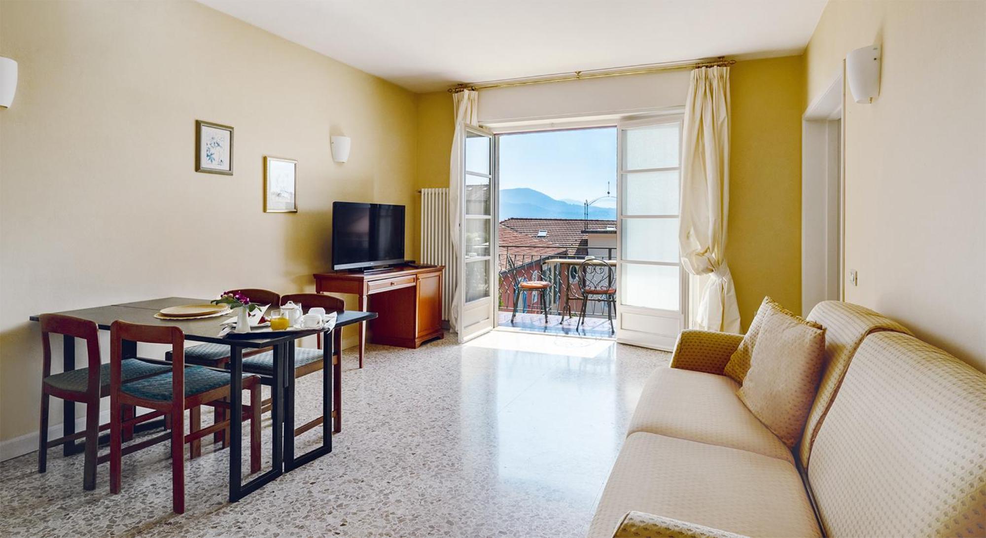 الشقق الفندقية كانيرو ريفييرافي  Residenza Dei Fiori المظهر الخارجي الصورة